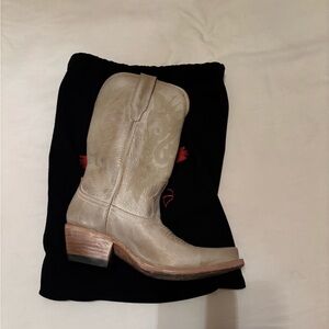 Cream Western Cowboy Boots